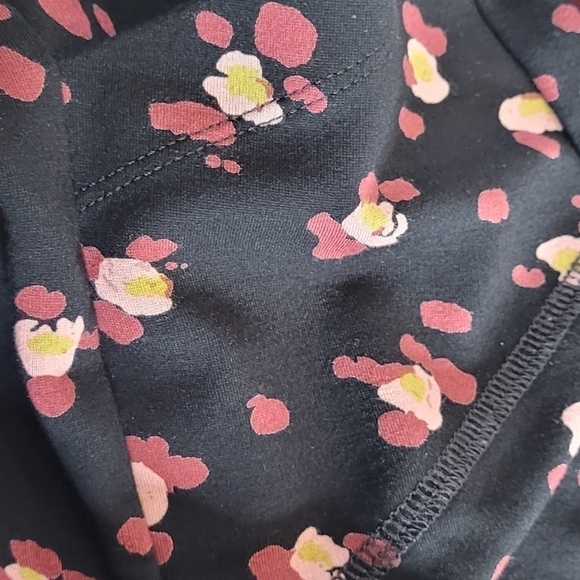 CAbi Lean Floral Burst Leggings #4142 - Size S - Picture 6 of 7